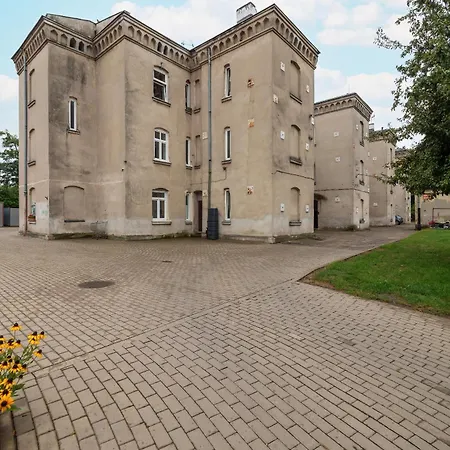 Komfortowy Apartament Z Parkingiem W Lodzi By Renters Apartment Lodz