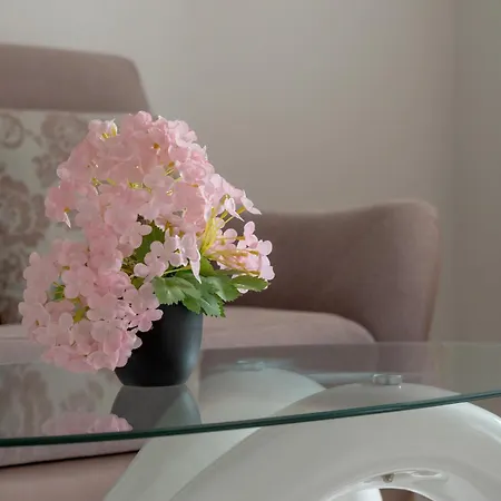 Komfortowy Apartament Z Parkingiem W Lodzi By Renters Apartment