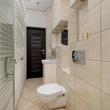 Komfortowy Apartament Z Parkingiem W Lodzi By Renters *