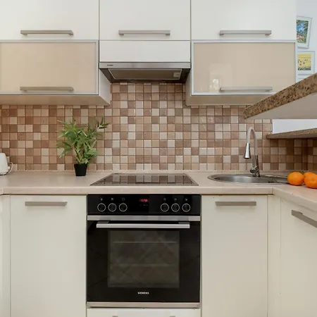 Apartment Komfortowy Apartament Z Parkingiem W Lodzi By Renters *